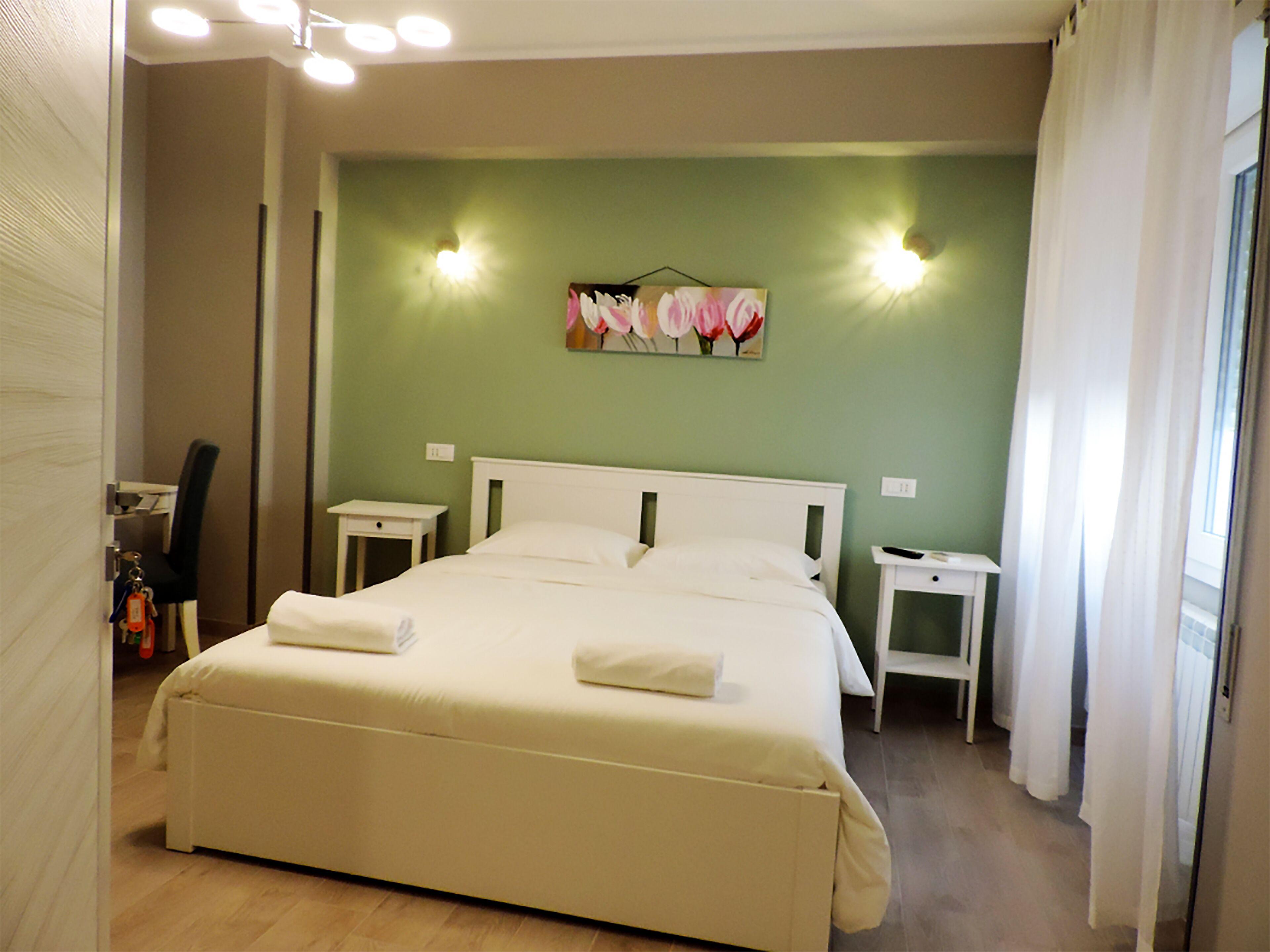 Pretty Tiburtina Room — Photos 1
