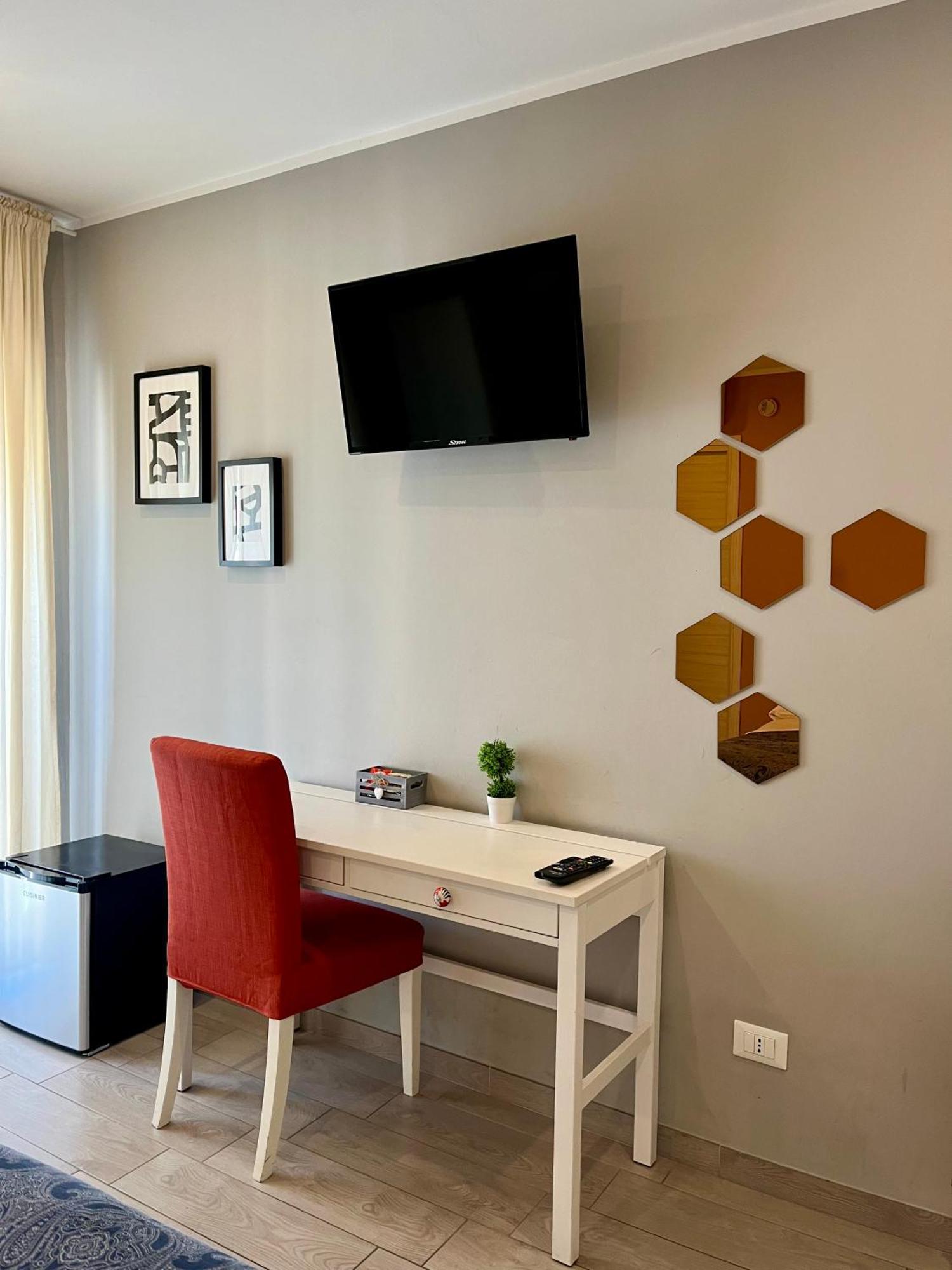 Pretty Tiburtina Room — Photos 2