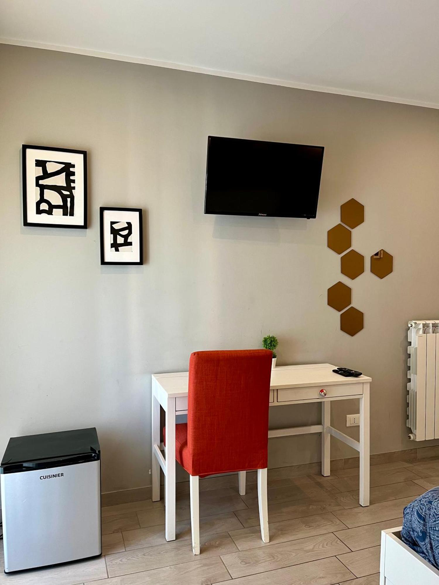 Pretty Tiburtina Room — Photos 3